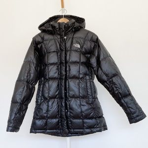 Black Women’s North Face Parka — Only Worn Once!